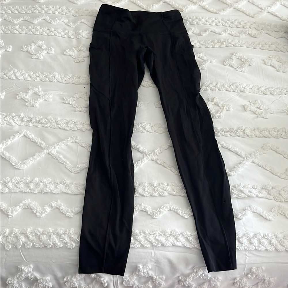Lululemon Women’s Black Leggings with Pockets size 2